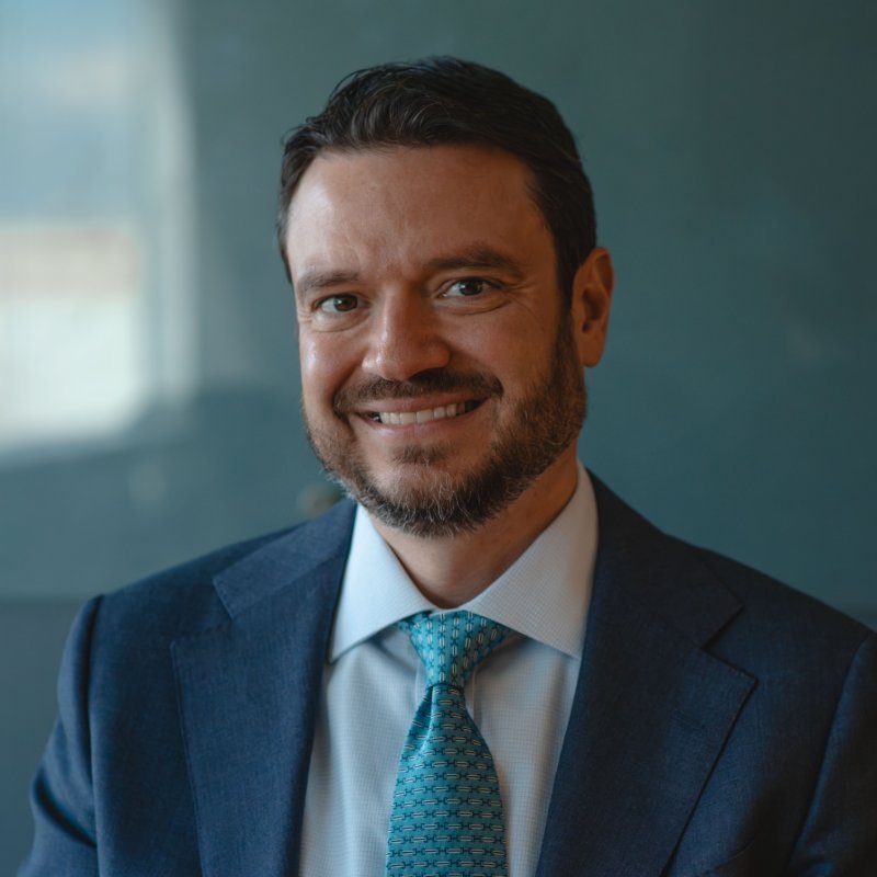 Steven J Pisani